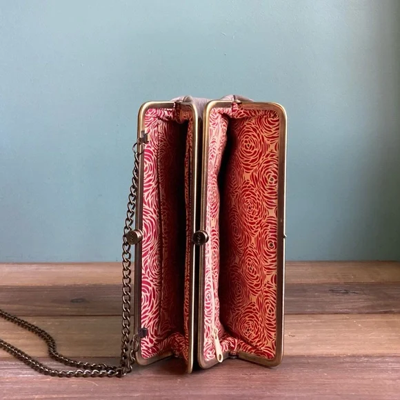 Hobo International Leather Leanne Kisslock Crossbody Bag - Picture 4 of 8